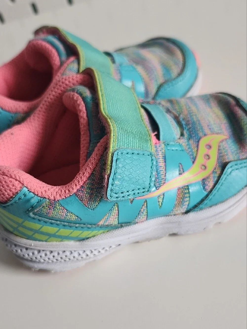Saucony Kids Aqua & Pink Velcro Sneakers